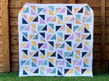 Load image into Gallery viewer, Sweet Leaf Quilt Pattern - PDF
